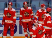 格罗纳队豪取胜利，夺得关键三分的简单介绍